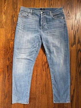 B38 7 For All Mankind Women’s 32 Slim Straight Light Blue Leg Jeans